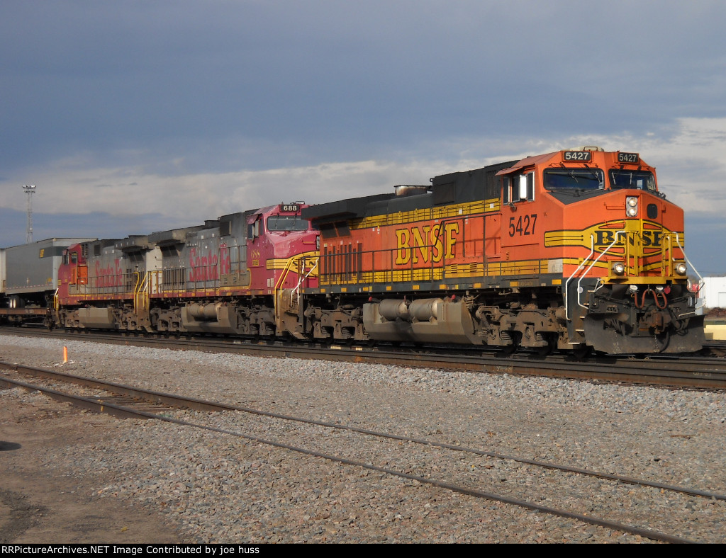 BNSF 5427 East